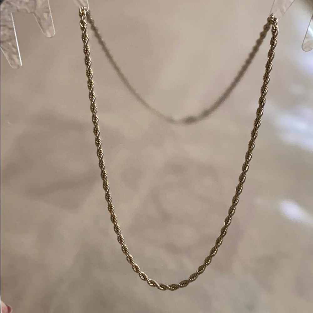 Gold rope chain